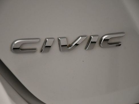 Used 2020 Honda Civic Touring image 9