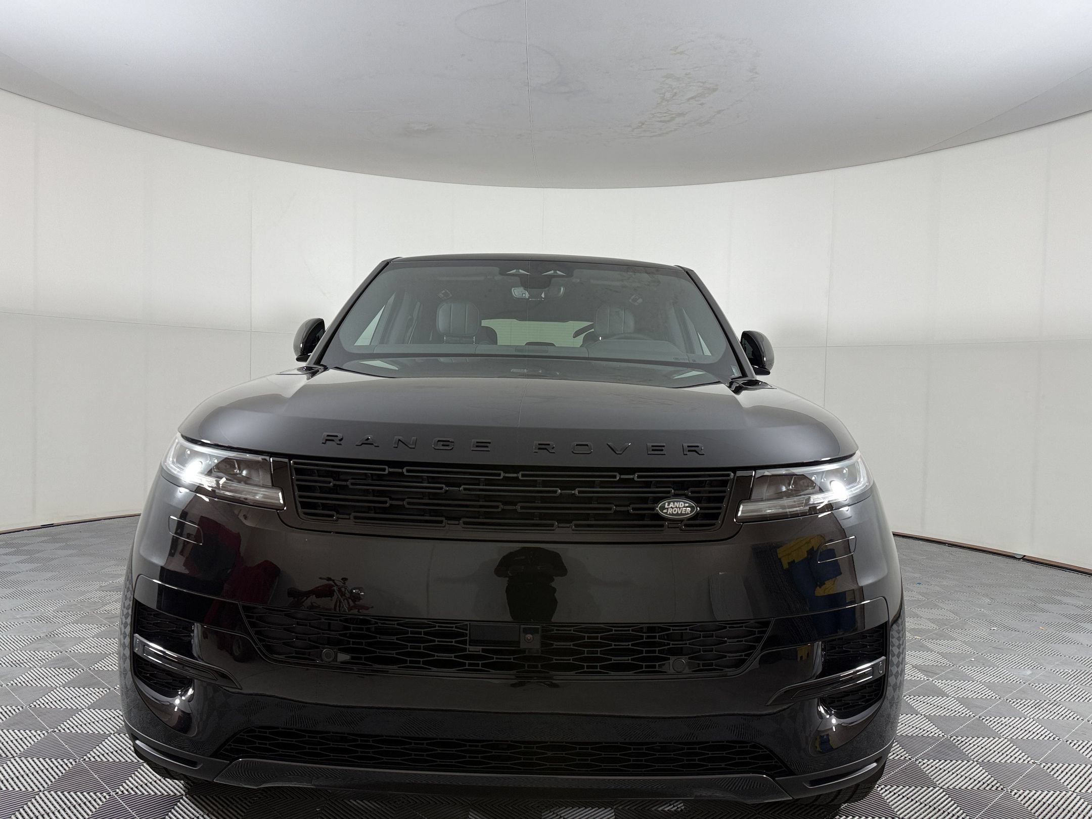 New 2027 Land Rover Range Rover Sport SE AWD/4WD image 6