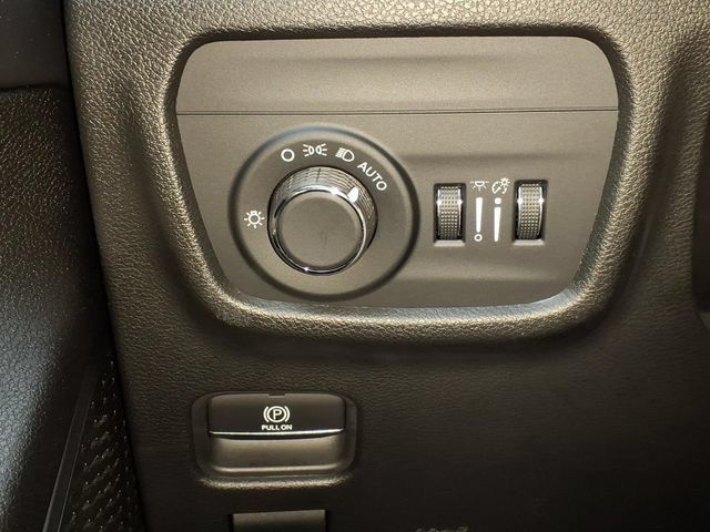 Used 2023 Jeep Grand Cherokee L Laredo w/ Luxury Tech Group I AWD/4WD image 19