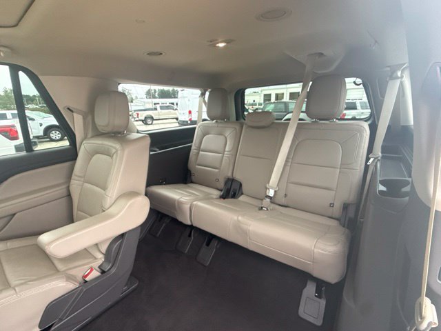 Used 2023 Lincoln Navigator L Reserve AWD/4WD image 14