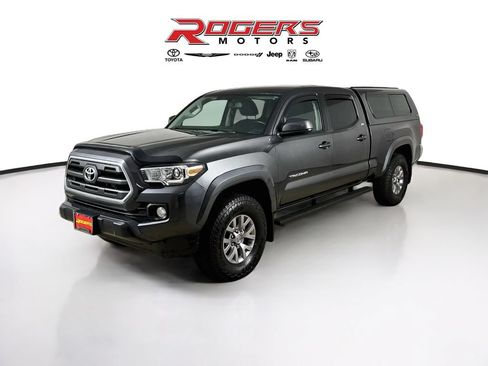 Used 2016 Toyota Tacoma SR5 w/ SR5 Appearance Package (SN) AWD/4WD image 8