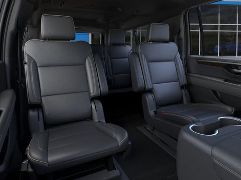 New 2025 Chevrolet Suburban Premier image 17