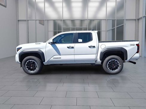 New 2026 Toyota Tacoma TRD Off-Road AWD/4WD image 2