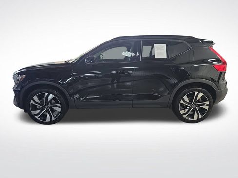 Used 2023 Volvo XC40 B5 Ultimate w/ Protection Package Premier AWD/4WD image 2