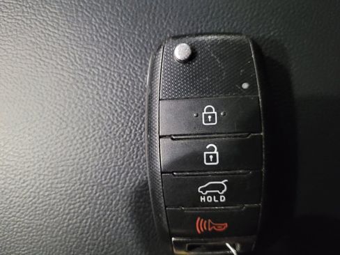 Used 2020 Kia Sorento LX w/ LX I4 Convenience Package image 32