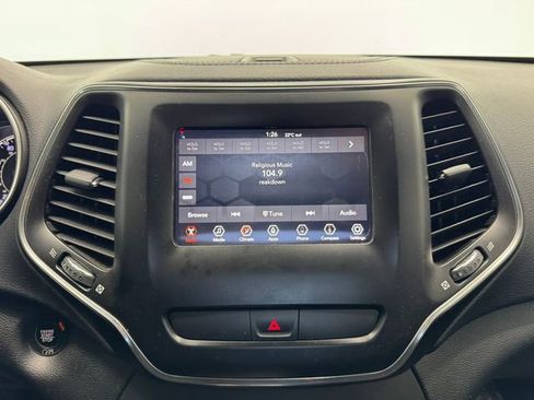 Used 2019 Jeep Cherokee Latitude Plus image 29