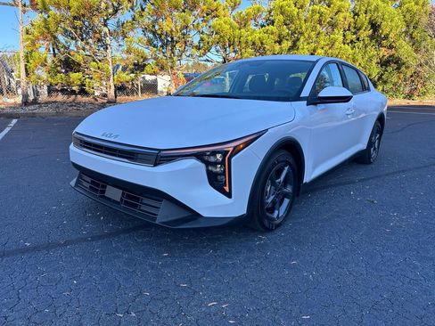 New 2025 Kia K4 LXS image 7