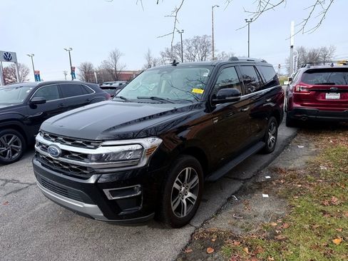 Used 2024 Ford Expedition Limited image 3