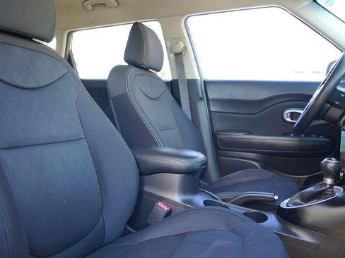 Used 2017 Kia Soul image 14