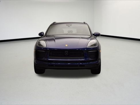 Used 2025 Porsche Macan image 8