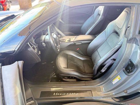 Used 2015 Chevrolet Corvette Z06 w/ 3LZ Preferred Equipment Group RWD image 40