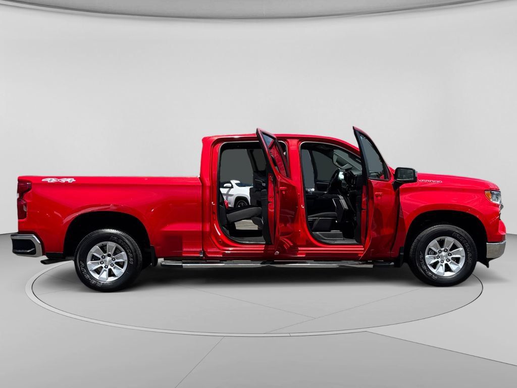 Used 2024 Chevrolet Silverado 1500 LT w/ Protection Package AWD/4WD image 29