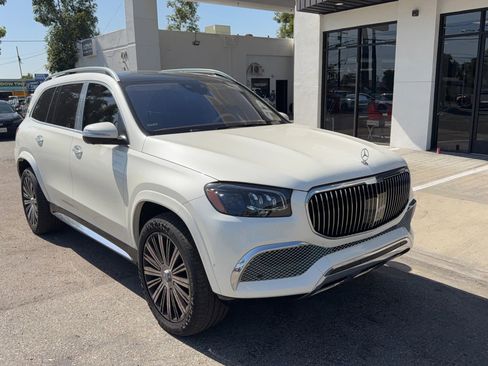 Used 2023 Mercedes-Benz Maybach GLS 600 4MATIC image 1