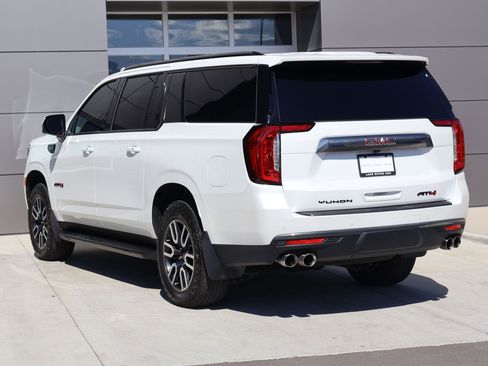 Used 2024 GMC Yukon XL AT4 w/ Technology Package AWD/4WD image 8