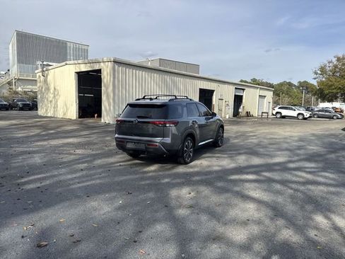 New 2026 Nissan Pathfinder Platinum image 5