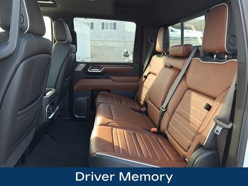 Used 2025 GMC Sierra 2500 Denali Ultimate image 14