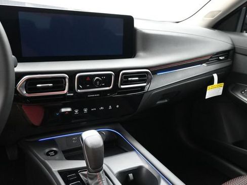 Used 2026 Nissan Sentra SR w/ Floor Mat Package FWD image 30