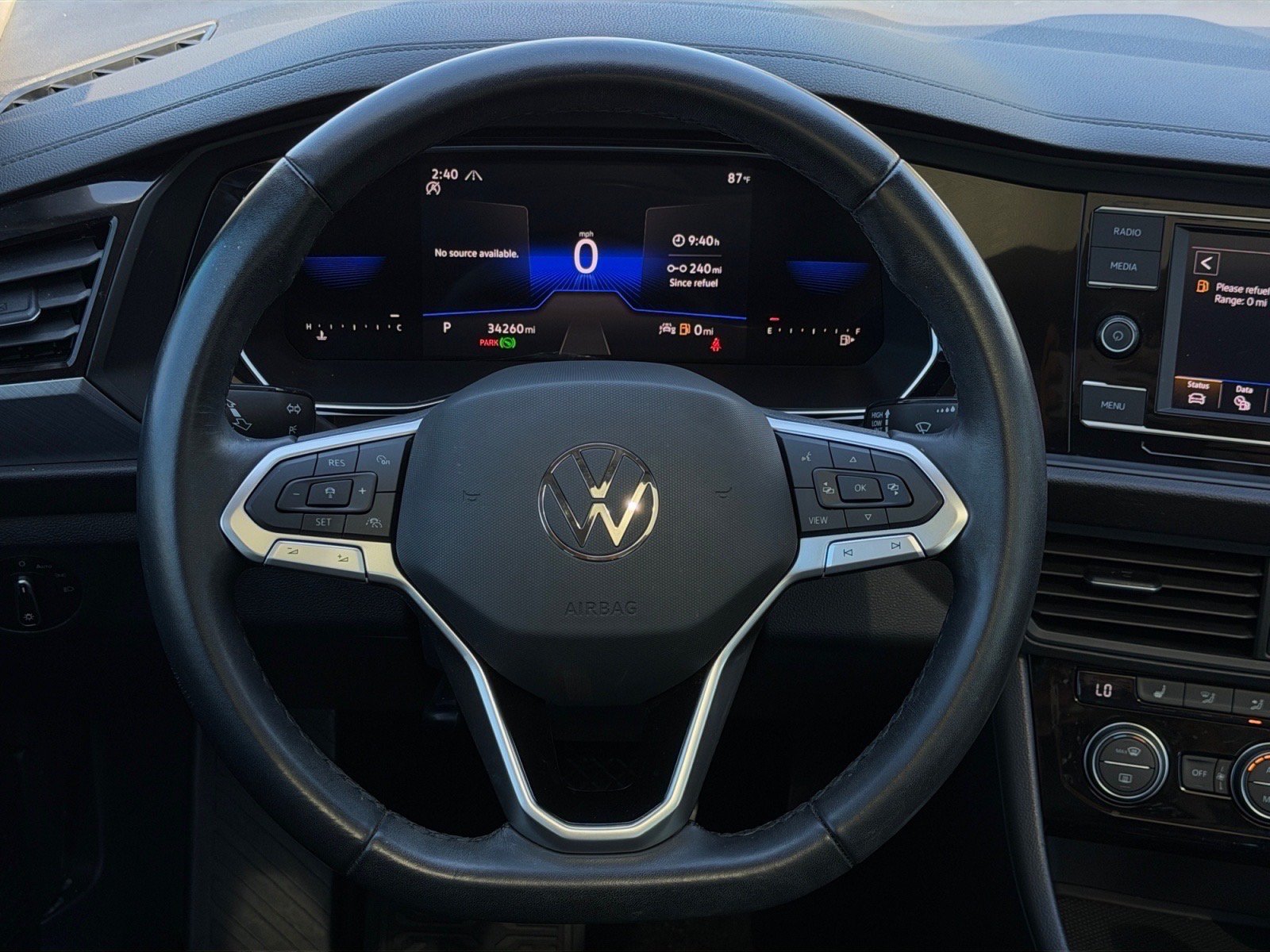 Used 2023 Volkswagen Jetta SE FWD image 19