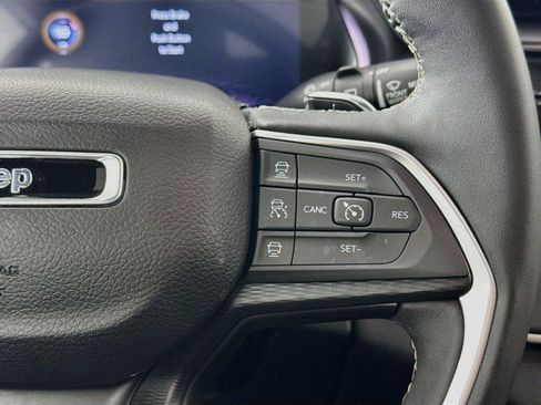 Used 2024 Jeep Grand Cherokee L Altitude AWD/4WD image 18