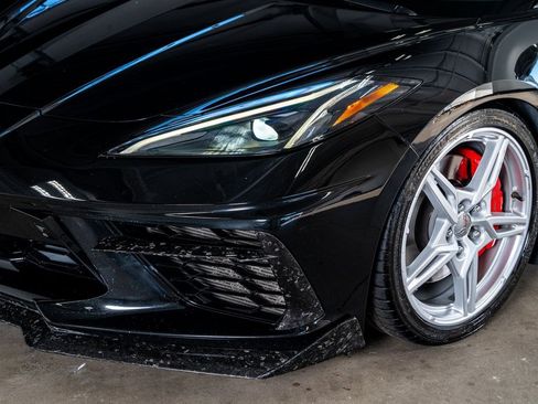 Used 2021 Chevrolet Corvette Stingray w/ Z51 Performance Package image 12