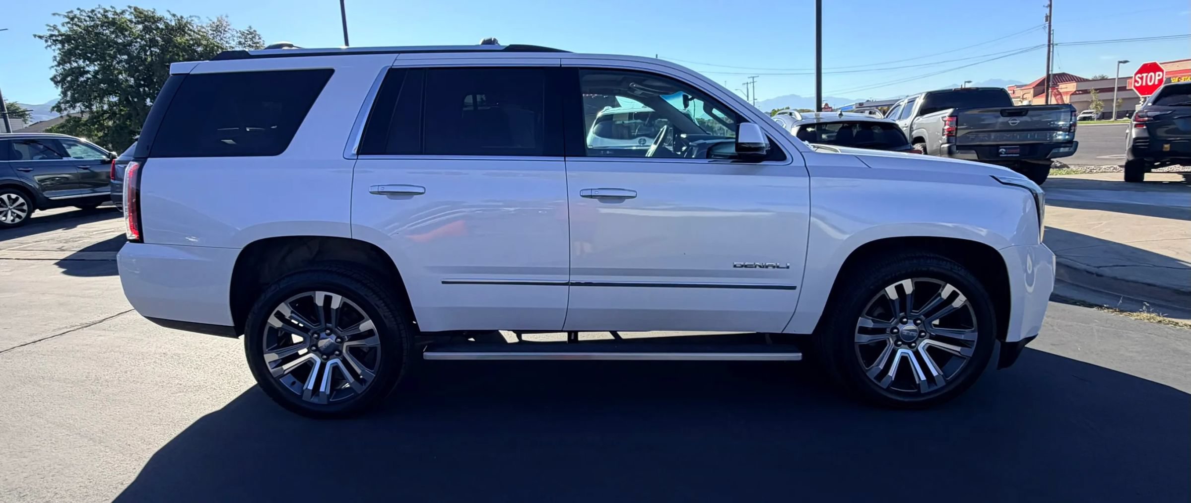 Used 2017 GMC Yukon Denali w/ Open Road Package AWD/4WD image 2