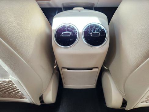 Used 2020 Mercedes-Benz CLA 250 image 33