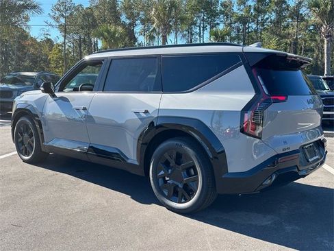 New 2026 Kia EV9 Land w/ Nightfall Edition Package image 4