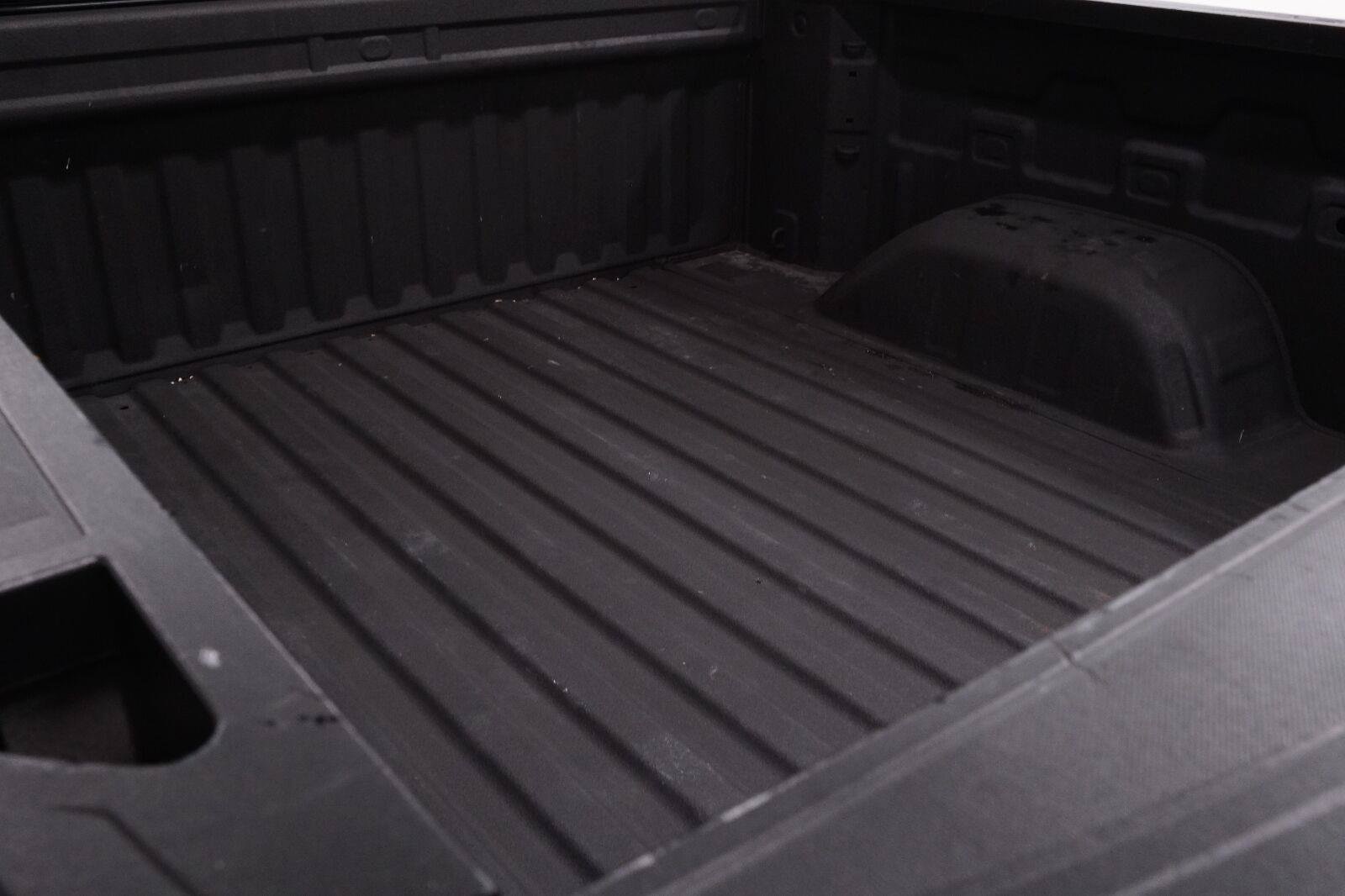 Used 2025 Chevrolet Silverado 1500 LT RWD image 30