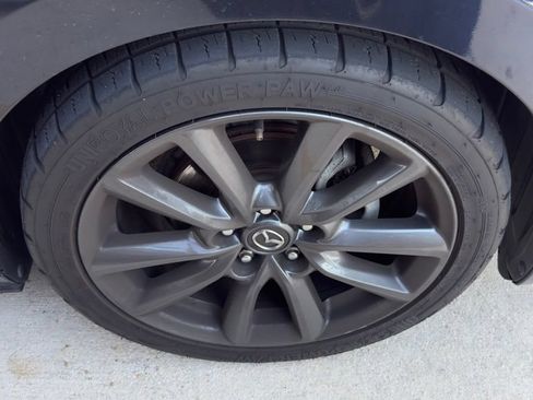 Used 2020 MAZDA MAZDA3 Hatchback FWD image 11