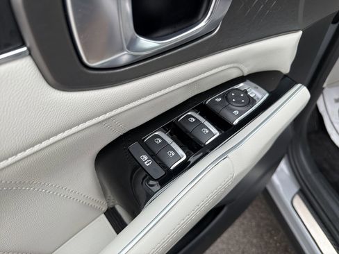 Used 2023 Kia Sorento SX image 30