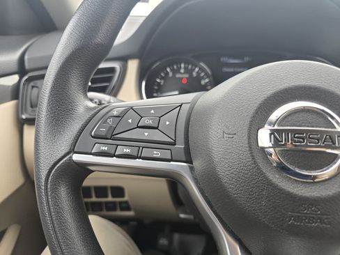 Used 2017 Nissan Rogue S w/ S Appearance Package AWD/4WD image 21