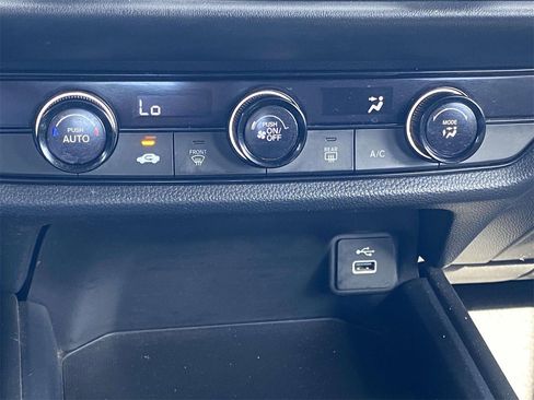 Used 2023 Honda HR-V LX image 26