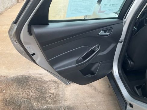 Used 2018 Ford Focus SE image 23