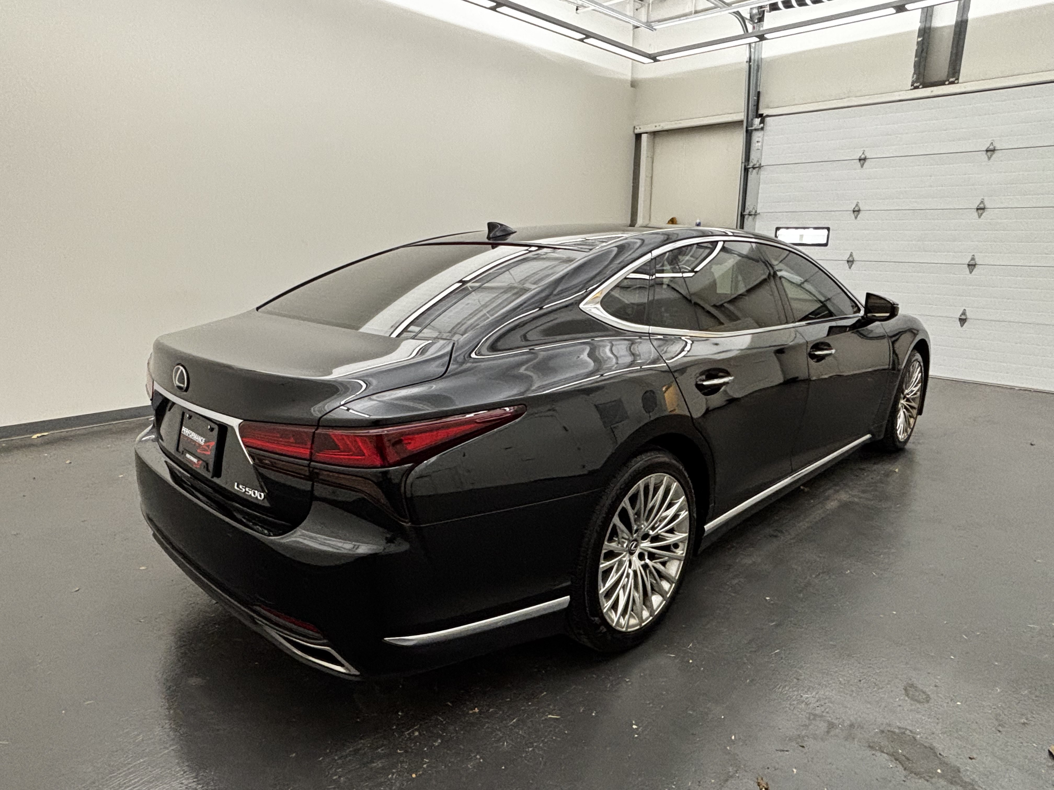Used 2025 Lexus LS 500 w/ Accessory Package (Z1) RWD image 8