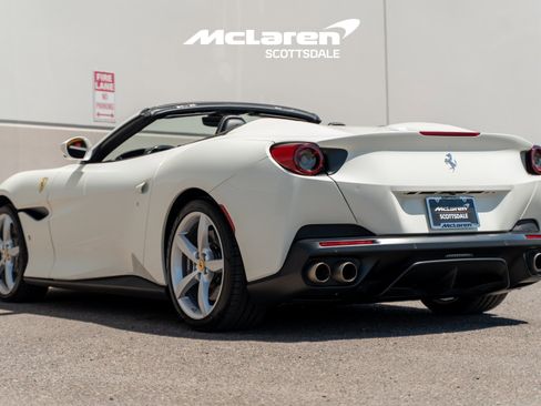 Used 2019 Ferrari Portofino image 5