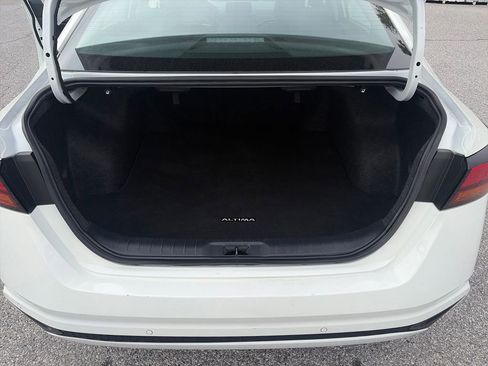 Used 2025 Nissan Altima 2.5 SV FWD image 22