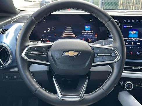 Used 2025 Chevrolet Equinox EV LT image 22