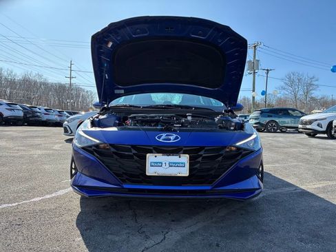 Used 2023 Hyundai Elantra SEL w/ Convenience Package image 9
