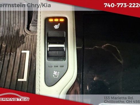 Used 2022 Kia Telluride EX w/ EX Premium Package image 18