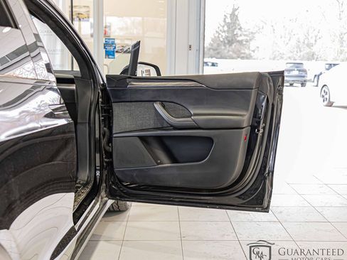 Used 2022 Tesla Model X image 35