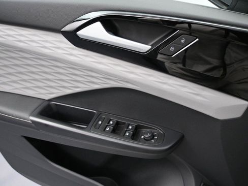 Used 2024 Volkswagen Taos S image 6