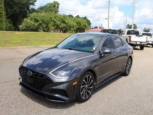Used 2021 Hyundai Sonata Limited w/ Preferred Accessory Package FWD image 1