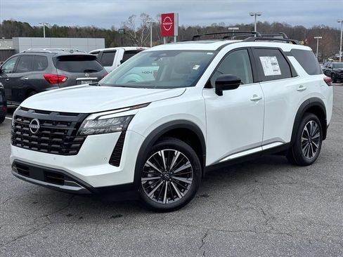 New 2026 Nissan Pathfinder Platinum image 2