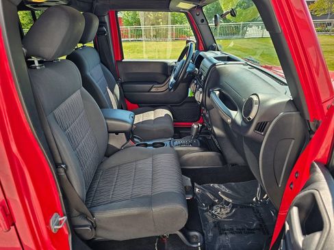 Used 2011 Jeep Wrangler Unlimited Sport AWD/4WD image 11