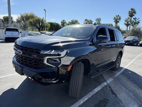 Certified 2024 Chevrolet Tahoe Z71 w/ Luxury Package image 3