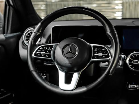 Used 2020 Mercedes-Benz GLB 250 image 14