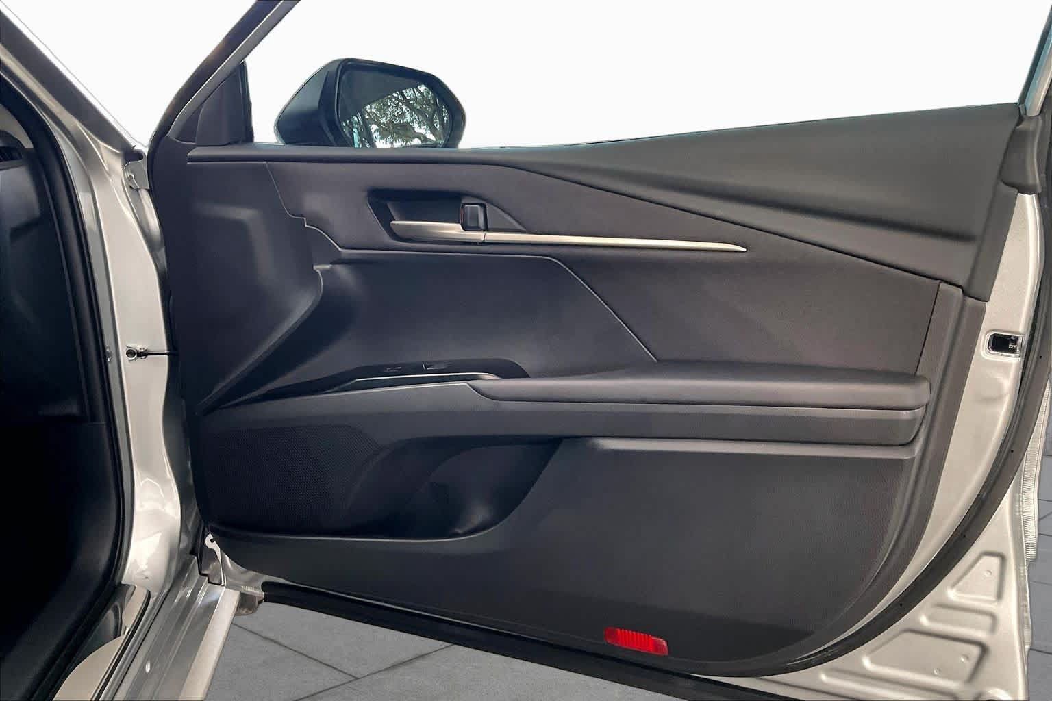Used 2025 Toyota Camry LE FWD image 24