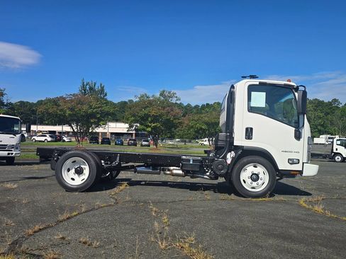 New 2027 Chevrolet Low Cab Forward RWD image 2