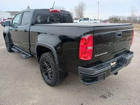 Used 2021 Chevrolet Colorado Z71 w/ Z71 Midnight Edition image 4