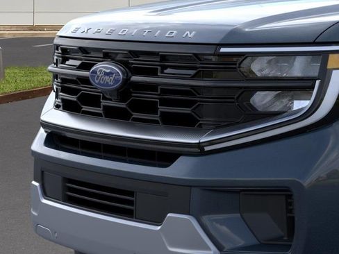 New 2026 Ford Expedition Platinum image 17